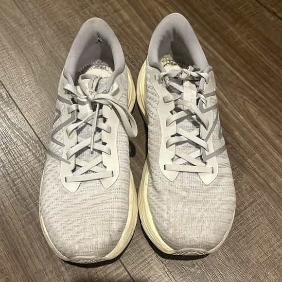 New balance fuel cell 8.5 wide - Picture 5 of 8